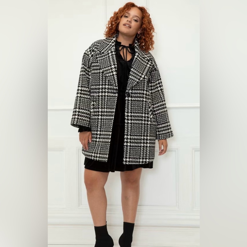 Eloquii Black and White Houndstooth Coat